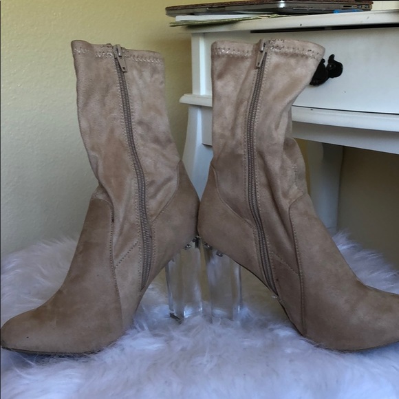 🌸 Suede Booties 🌸 - Picture 4 of 5